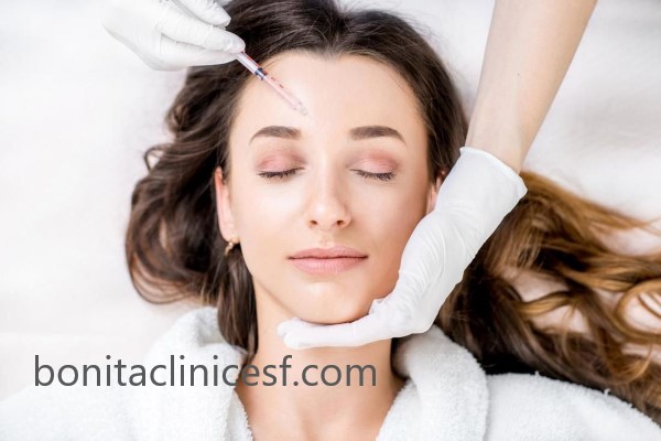 تزریق ژل برای رفع خط اخم در اصفهان | کلینیک بنیتا