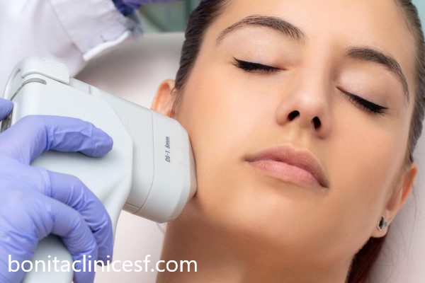 جوانسازی و لیفت صورت با هایفوتراپی در اصفهان | کلینیک بنیتا اصفهان