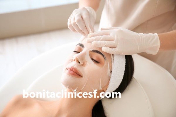 پاکسازی پوست با قیمت مناسب | کلینیک بنیتا اصفهان