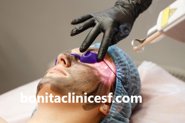 مزیت های استفاده از دستگاه لیزر کیوسوئیچ | کلینیک بنیتا اصفهان