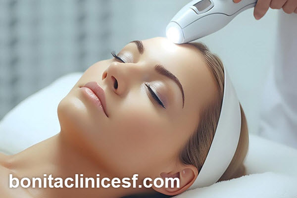 کاربردهای لیزر موهای زائد در کلینیک بنیتا اصفهان