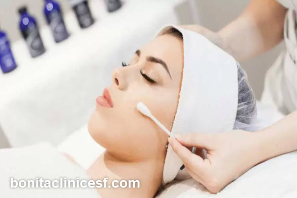 ویژگی های بهترین مرکز فیشیال پوست در اصفهان | کلینیک بنیتا