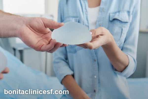 بررسی انواع پروتز سینه از نظر جنس و ساختار